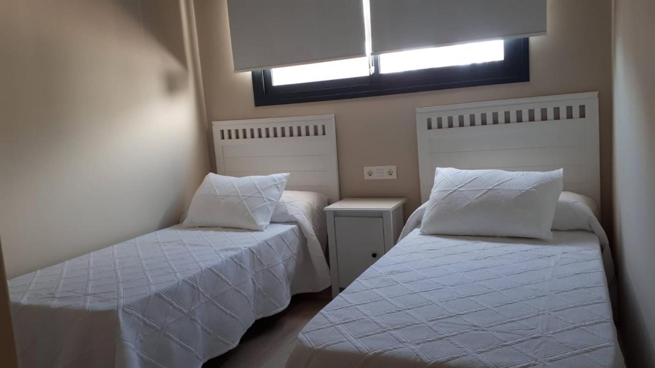 Casa La Palmera - Solo Familias Y Parejas โกนิล เด ลาฟรอนเตรา ภายนอก รูปภาพ