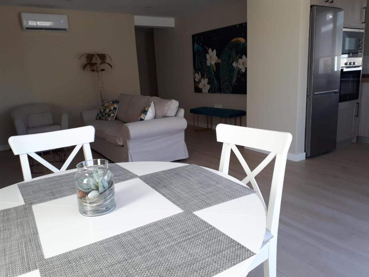 Casa La Palmera - Solo Familias Y Parejas โกนิล เด ลาฟรอนเตรา ภายนอก รูปภาพ