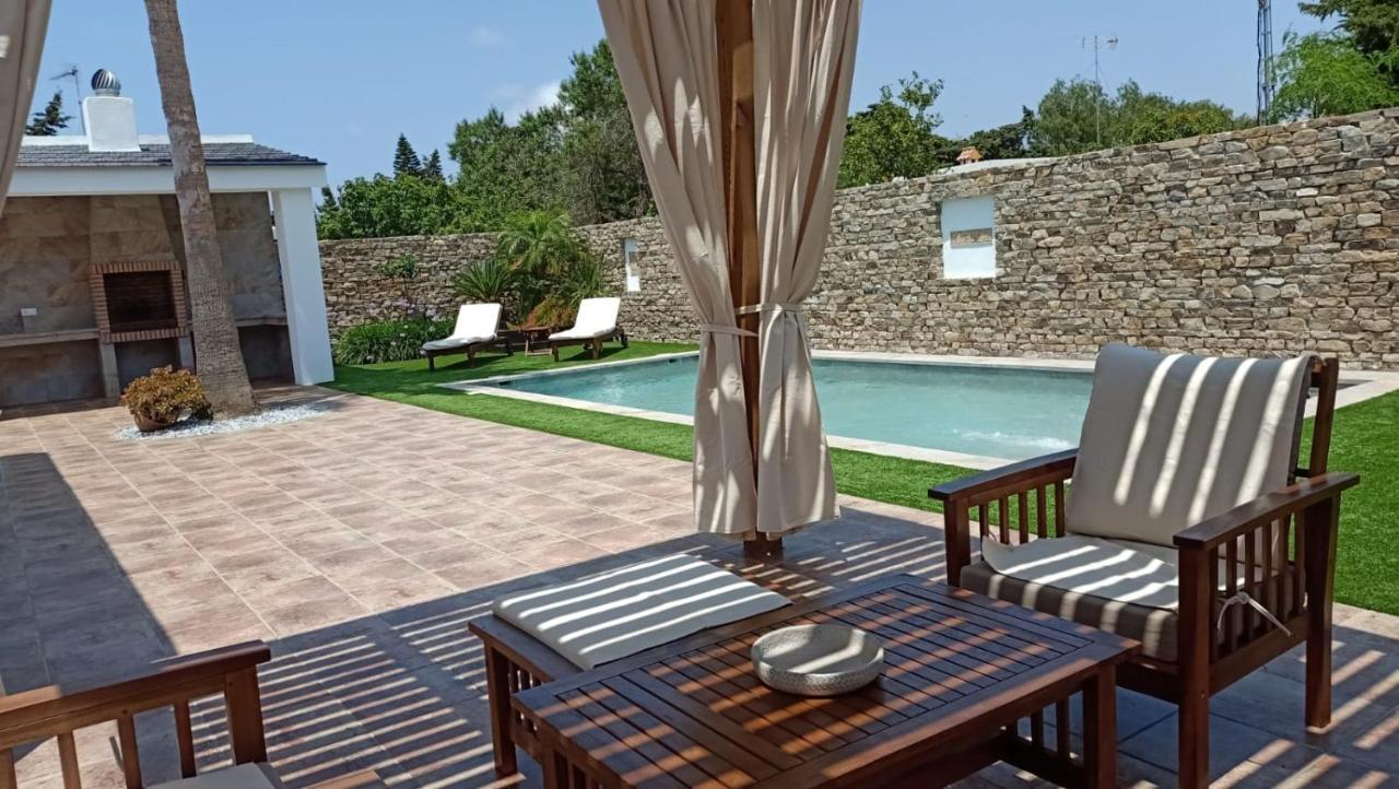 Casa La Palmera - Solo Familias Y Parejas โกนิล เด ลาฟรอนเตรา ภายนอก รูปภาพ